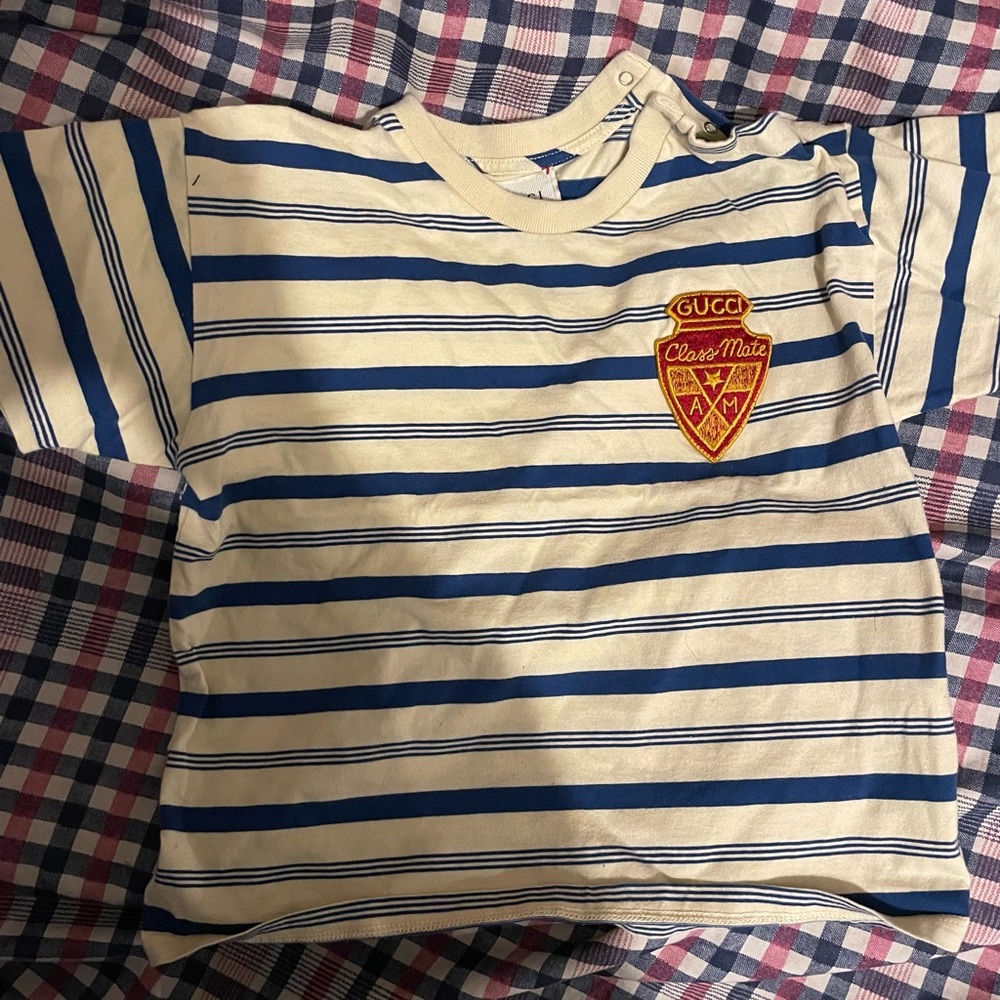 Gucci Cream and Blue Striped Kids Tee with Red Badge